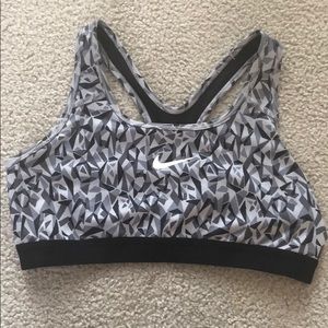 Nike women’s sports bra in size large